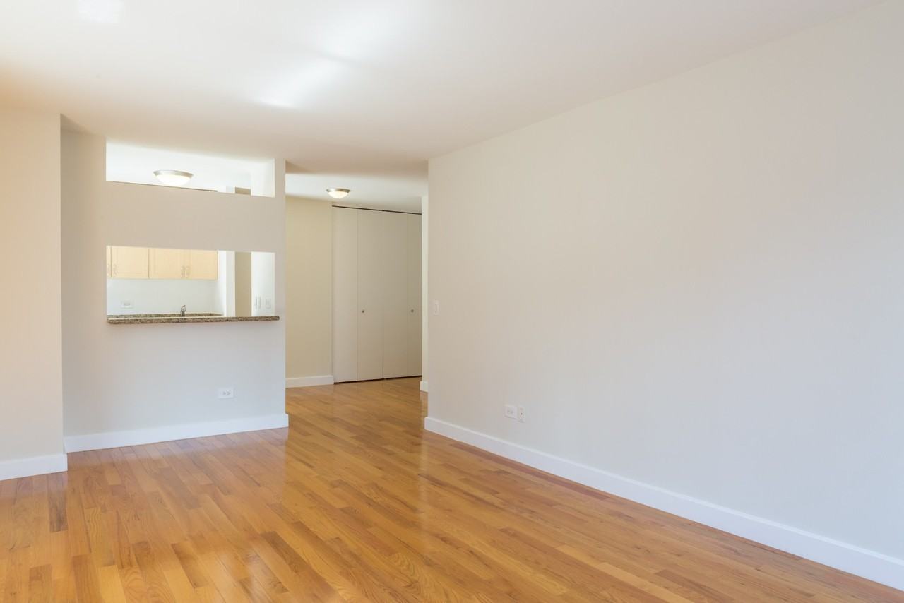 W 48th St #022P - Photo 2 of 5