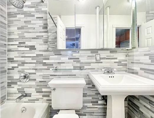 E 26th St #2C - Photo 4 of 5