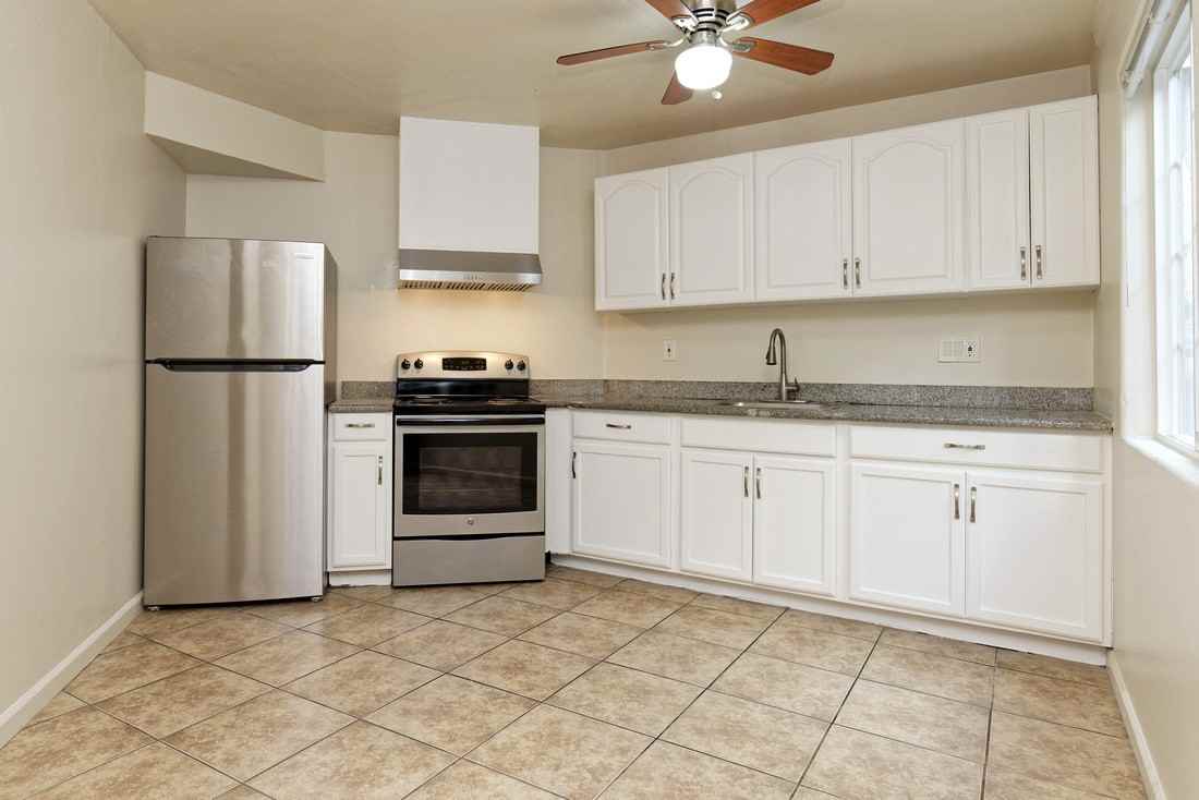 2336 Fruitvale Ave - Photo 2 of 12