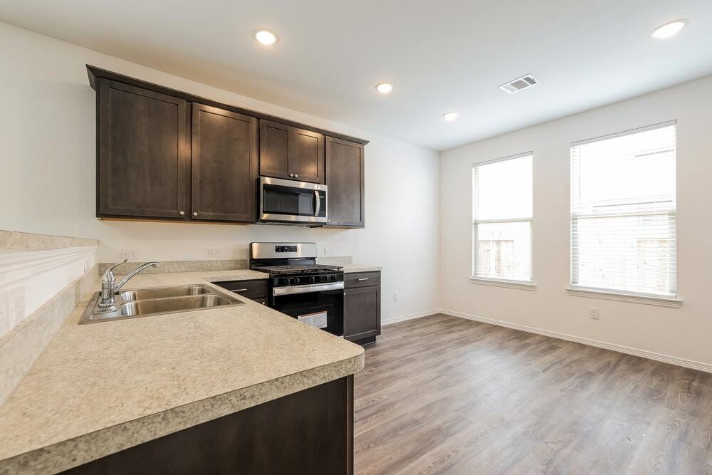 16626 Spirit St - Photo 5 of 17