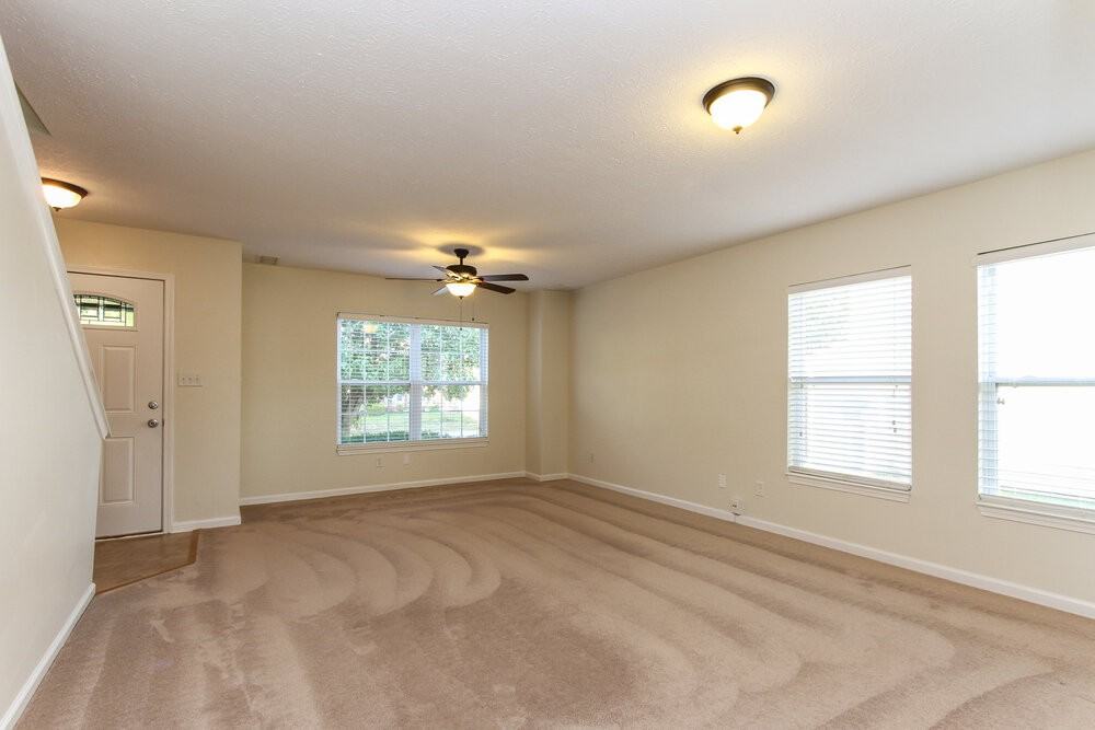 1237 Silver Ridge Ln - Photo 4 of 15