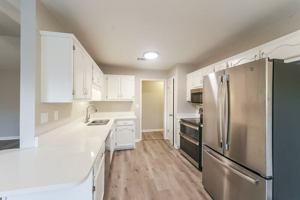 7931 Claredale Dr - Photo 6 of 16