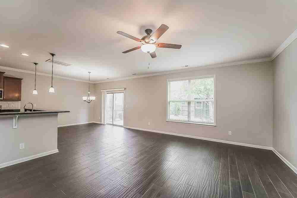 347 Pulaski Dr Sw - Photo 5 of 17