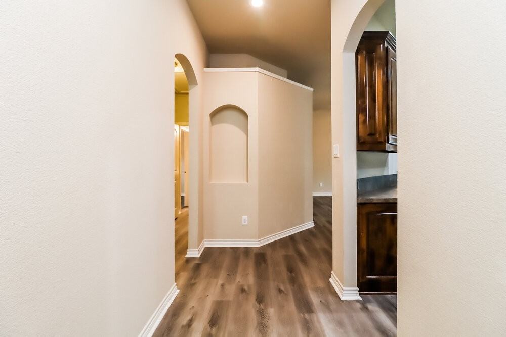 160 Spring Hollow Dr - Photo 3 of 16