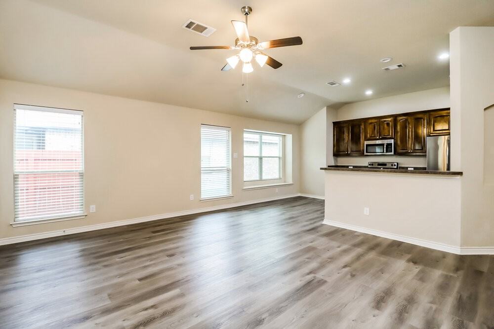 160 Spring Hollow Dr - Photo 6 of 16