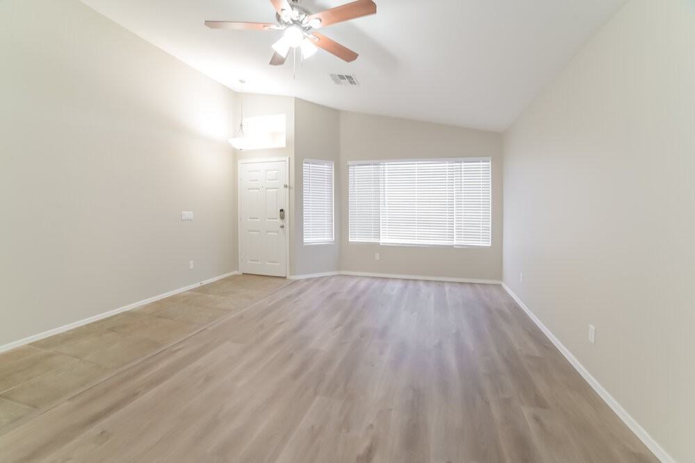 8228 W Behrend Dr - Photo 4 of 16