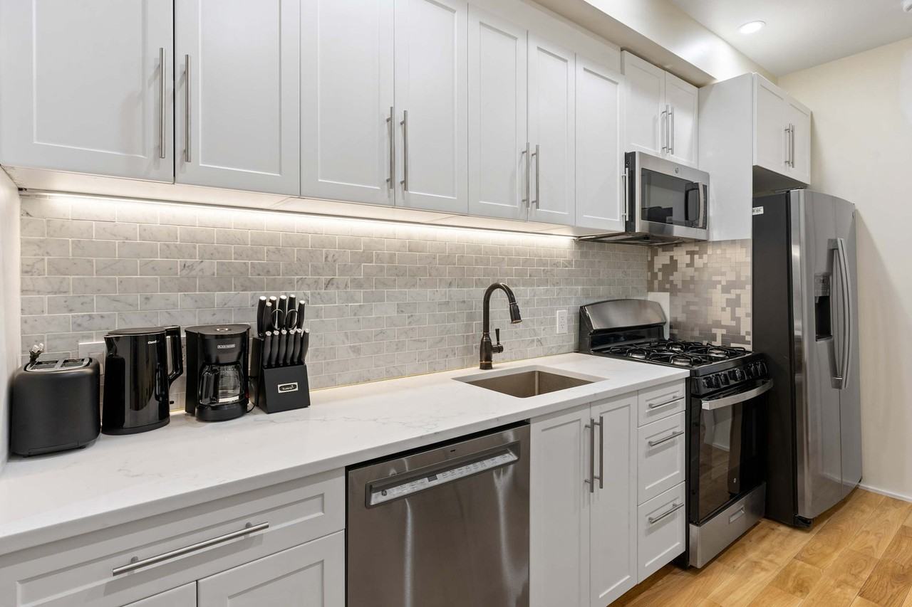 491 2nd Ave #1076305P - Photo 6 of 14