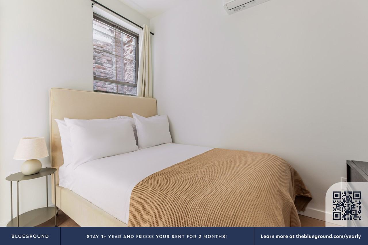 10 Saint Marks Place - Photo 7 of 21