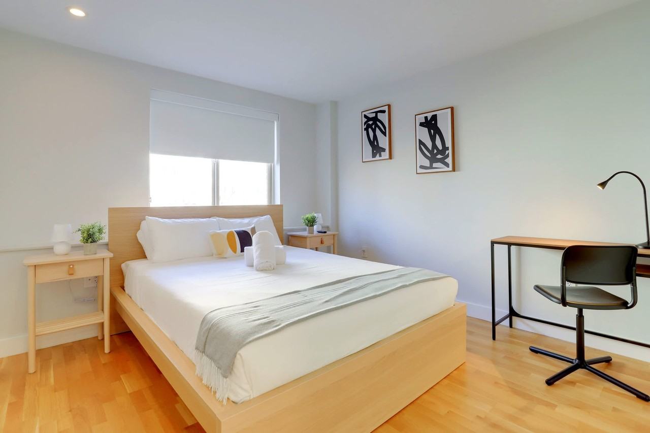 1310 North Oak Street #1022587P - Photo 3 of 23