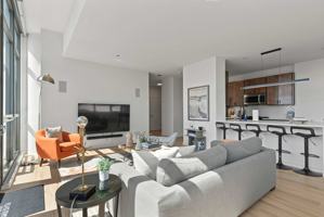 featured image of 365 N Halsted St