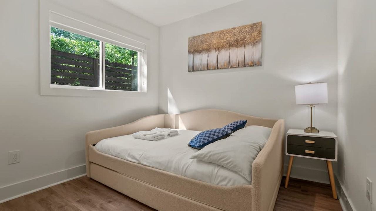 1733 N Fitzhugh Ave #1226737P - Photo 6 of 27