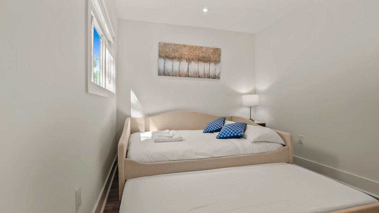 1733 N Fitzhugh Ave #1226737P - Photo 7 of 27