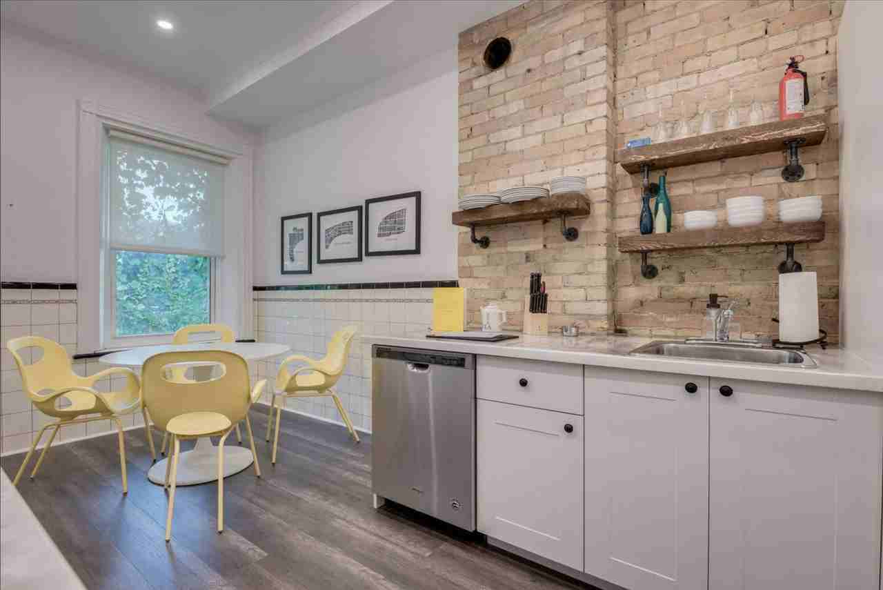 246 Queen St E #1227120P - Photo 3 of 23