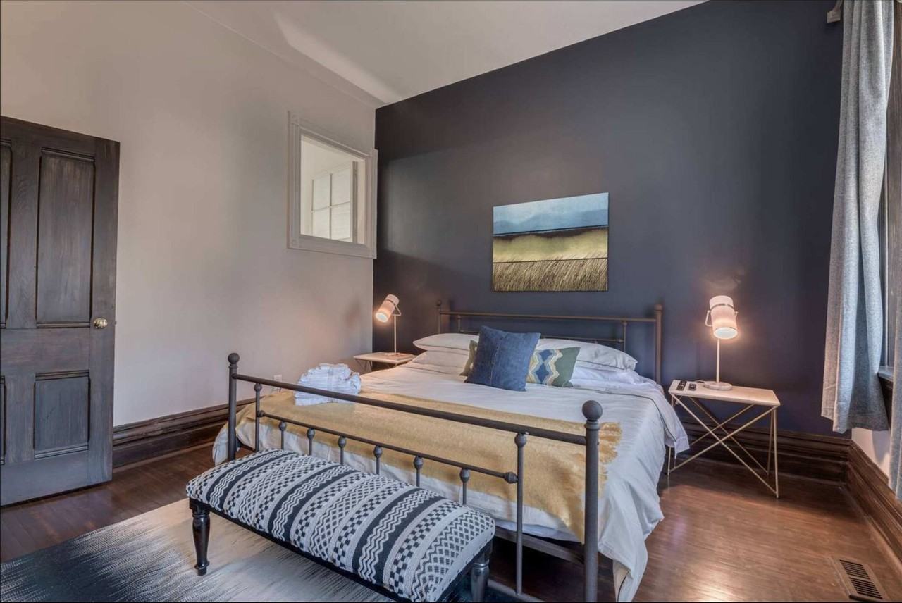 246 Queen St E #1227120P - Photo 4 of 23