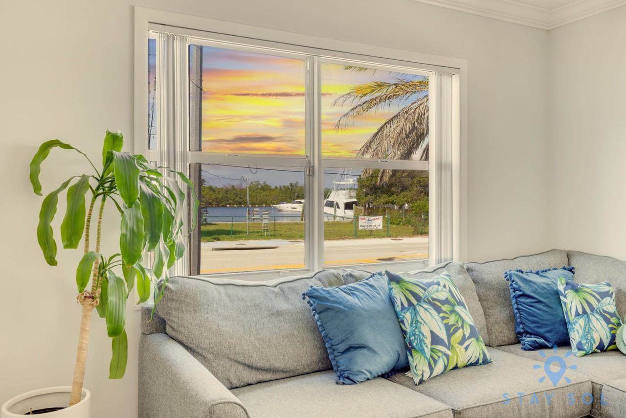 328 Missouri St #1227419P - Photo 2 of 50