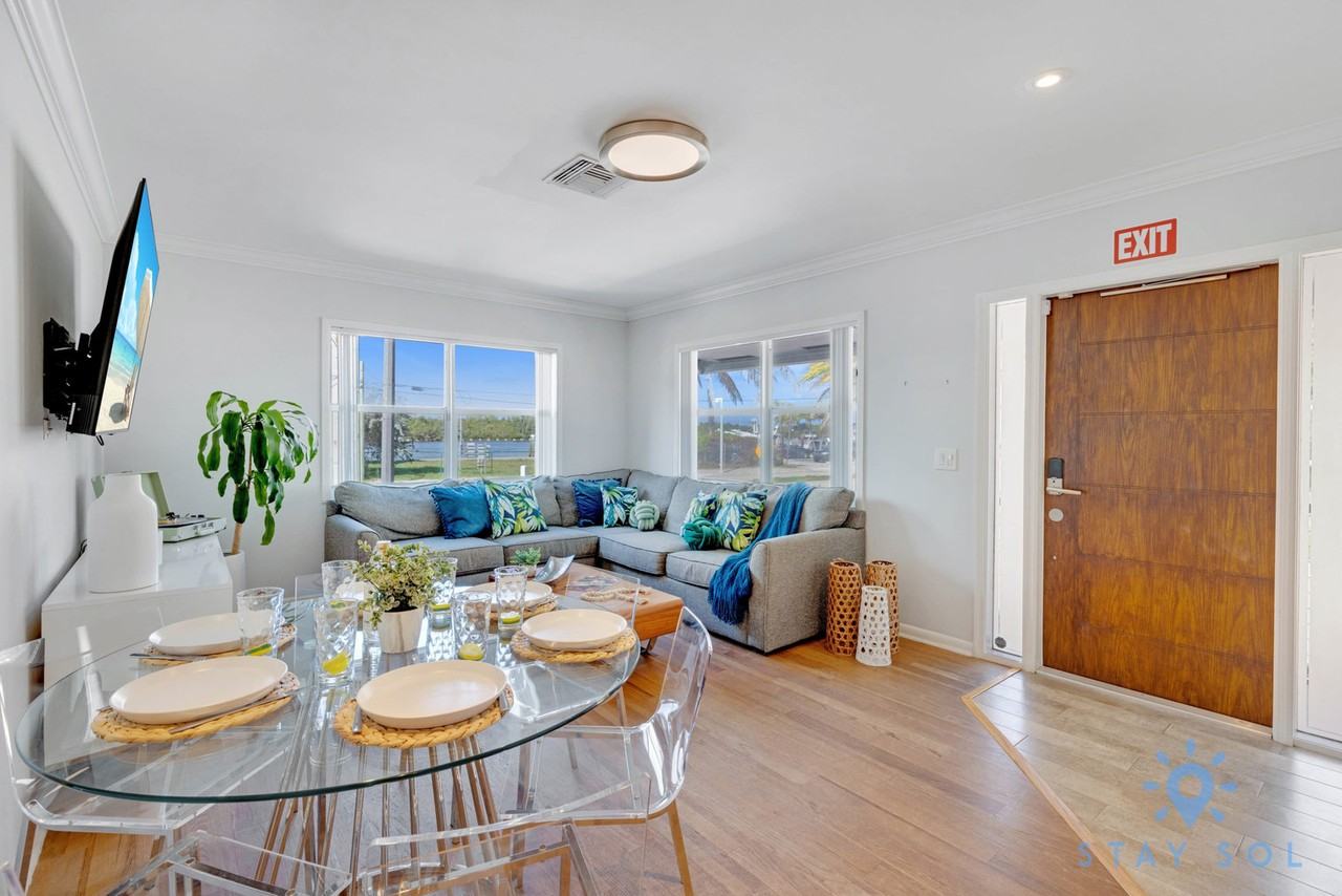 328 Missouri St #1227419P - Photo 3 of 50