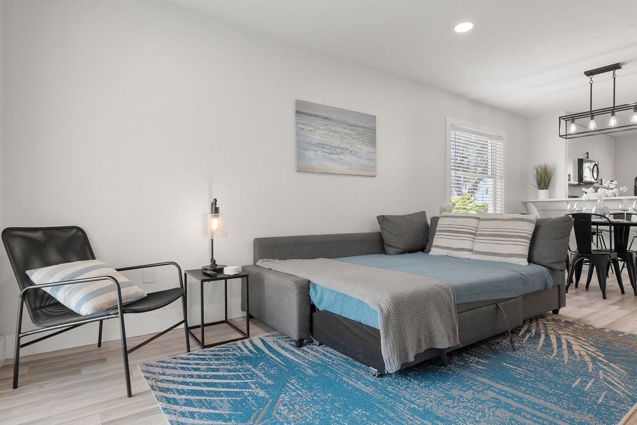 6 Bay Acres Ave #1228250P - Photo 3 of 27