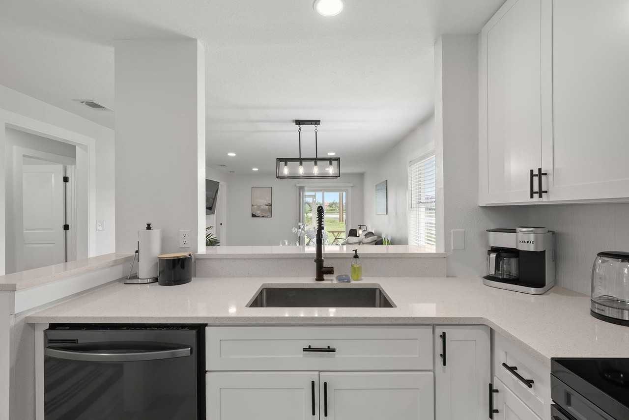 6 Bay Acres Ave #1228250P - Photo 6 of 27