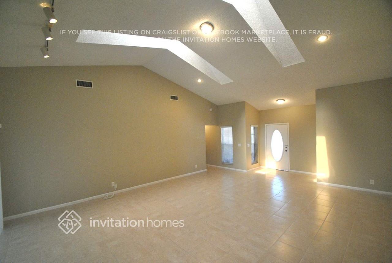 22158 Appleton Dr - Photo 2 of 13