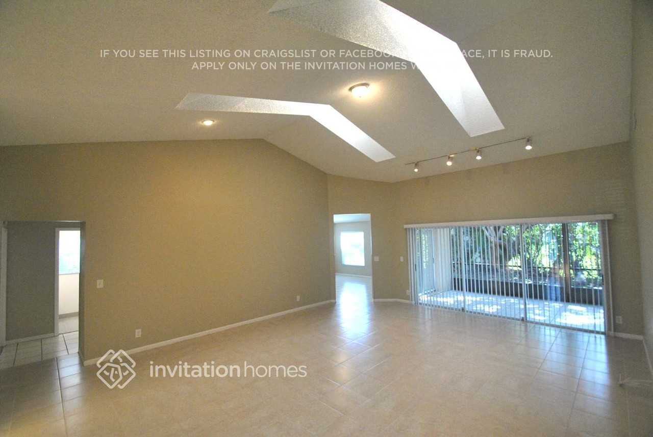 22158 Appleton Dr - Photo 3 of 13