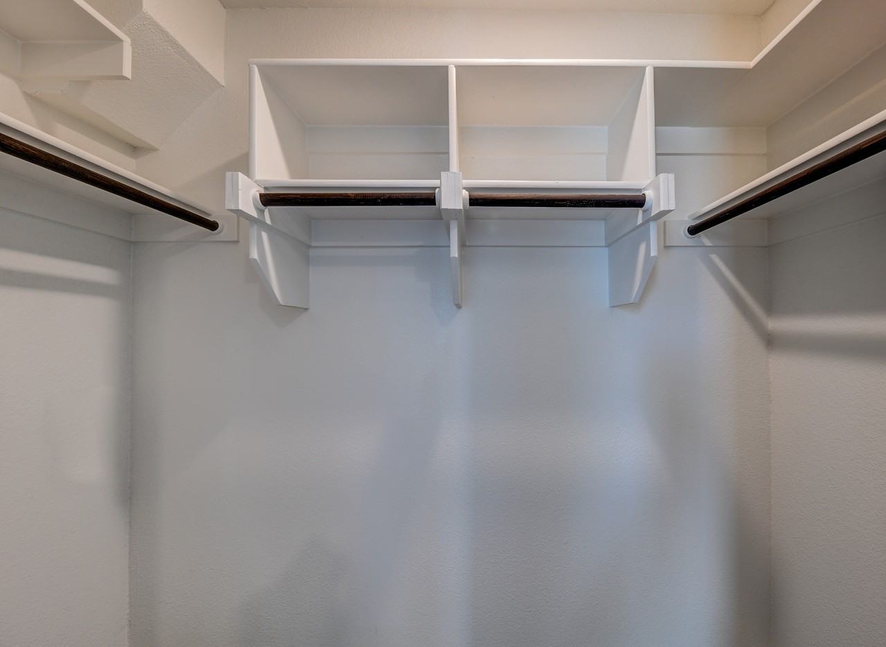 1218 Chestnut Ct #E - Photo 7 of 16