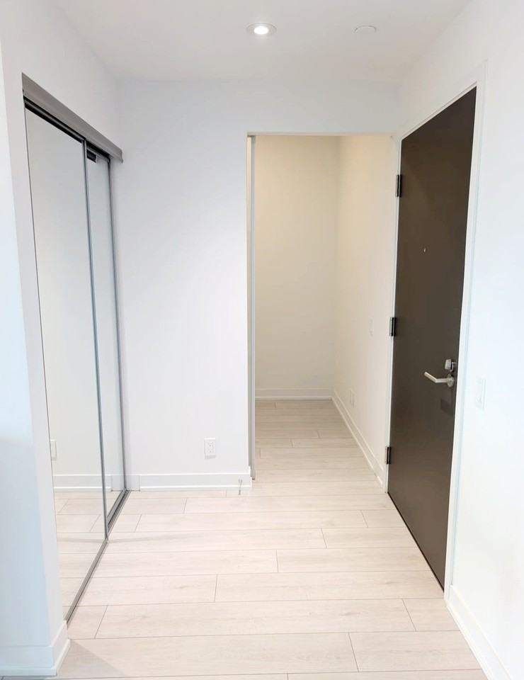 33 Alliance Boulevard - Photo 3 of 14