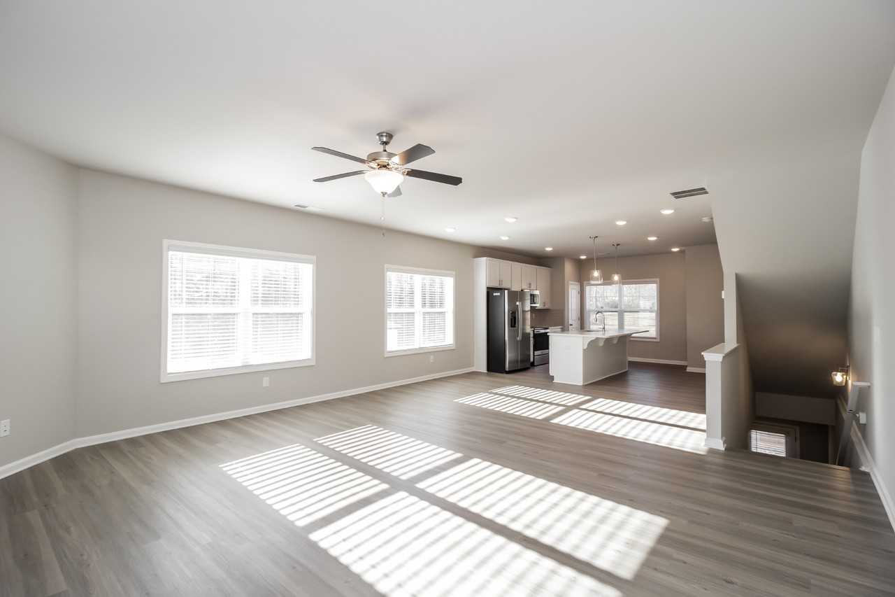 818 Calvin Park Dr - Photo 3 of 36