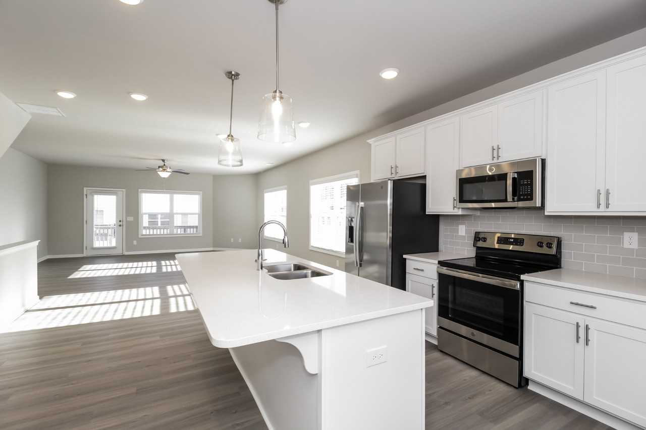 818 Calvin Park Dr - Photo 6 of 36