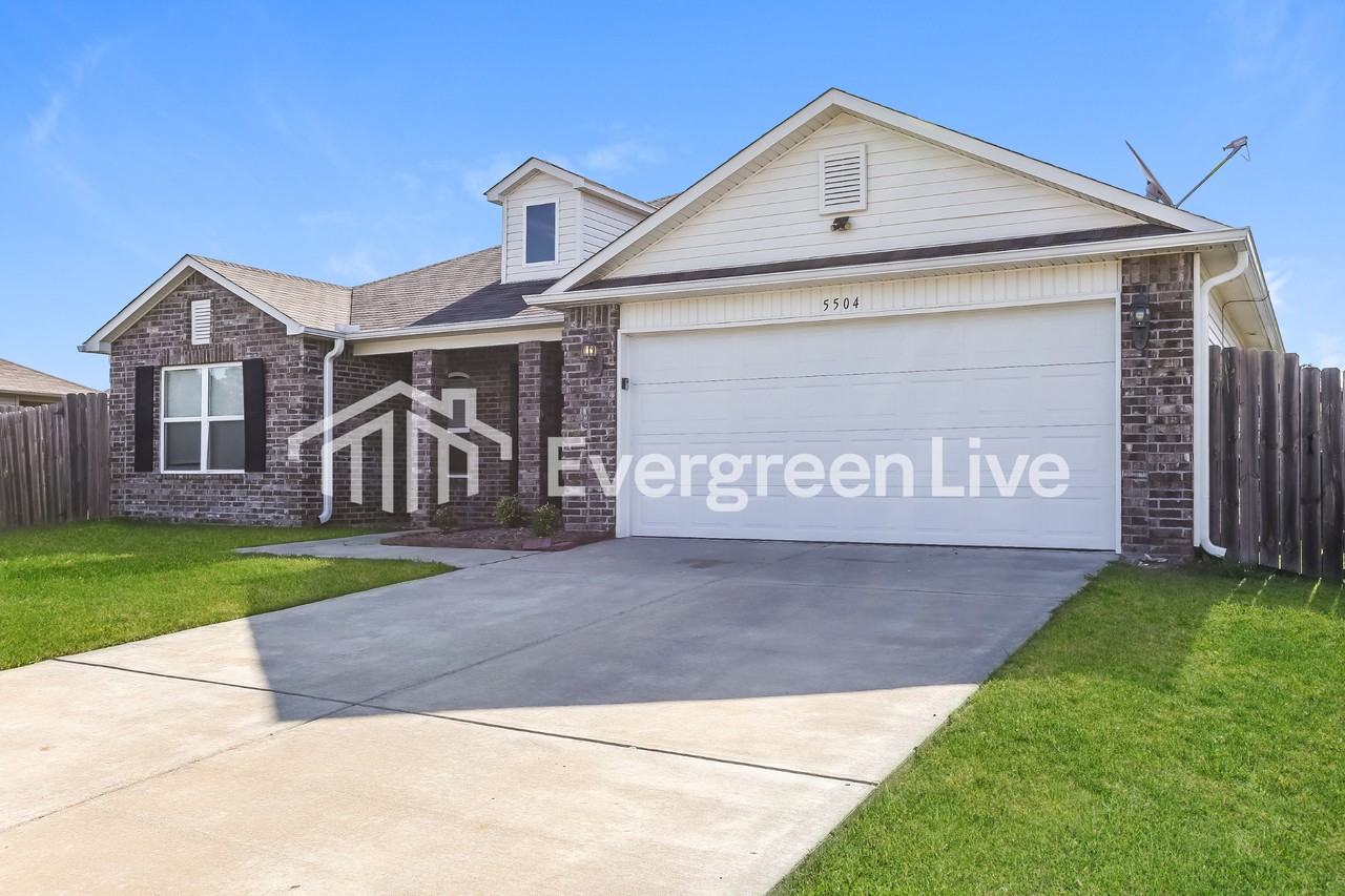 5504 Bundy Dr - Photo 2 of 15