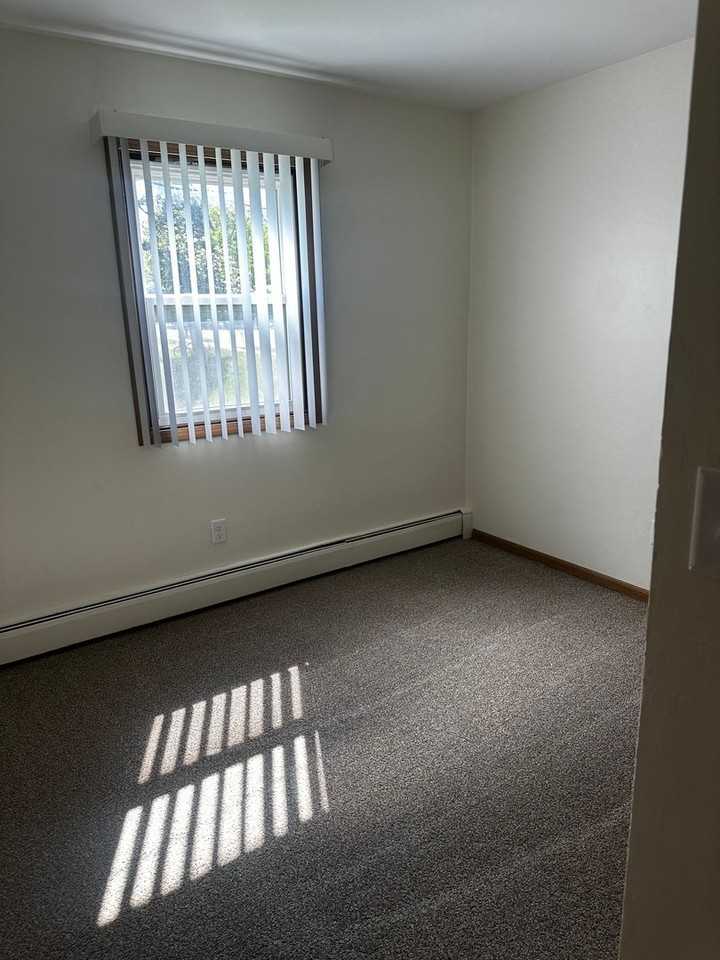 Eveningside Apartments - Photo 3 of 24