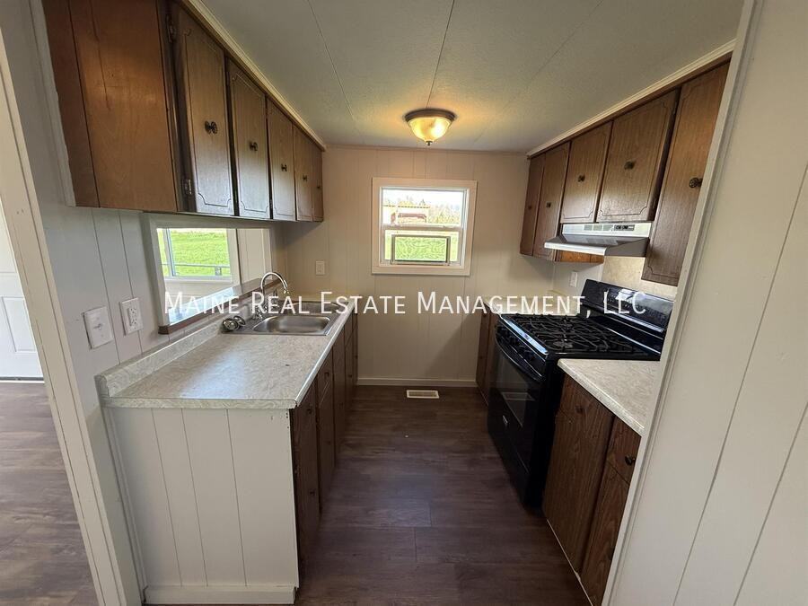 4 Hall Dr - Photo 2 of 18