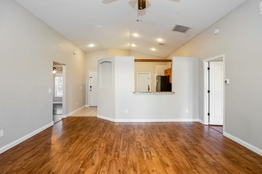 4166 Shadow Creek Cir - Photo 5 of 16