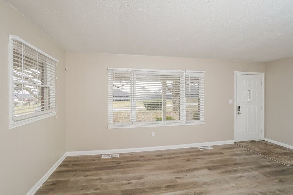 2389 Mount Eden Rd - Photo 5 of 15