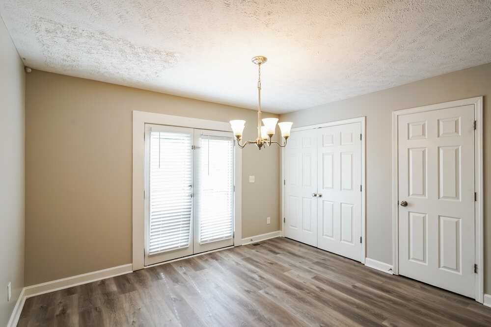 685 Belgium Dr - Photo 6 of 17