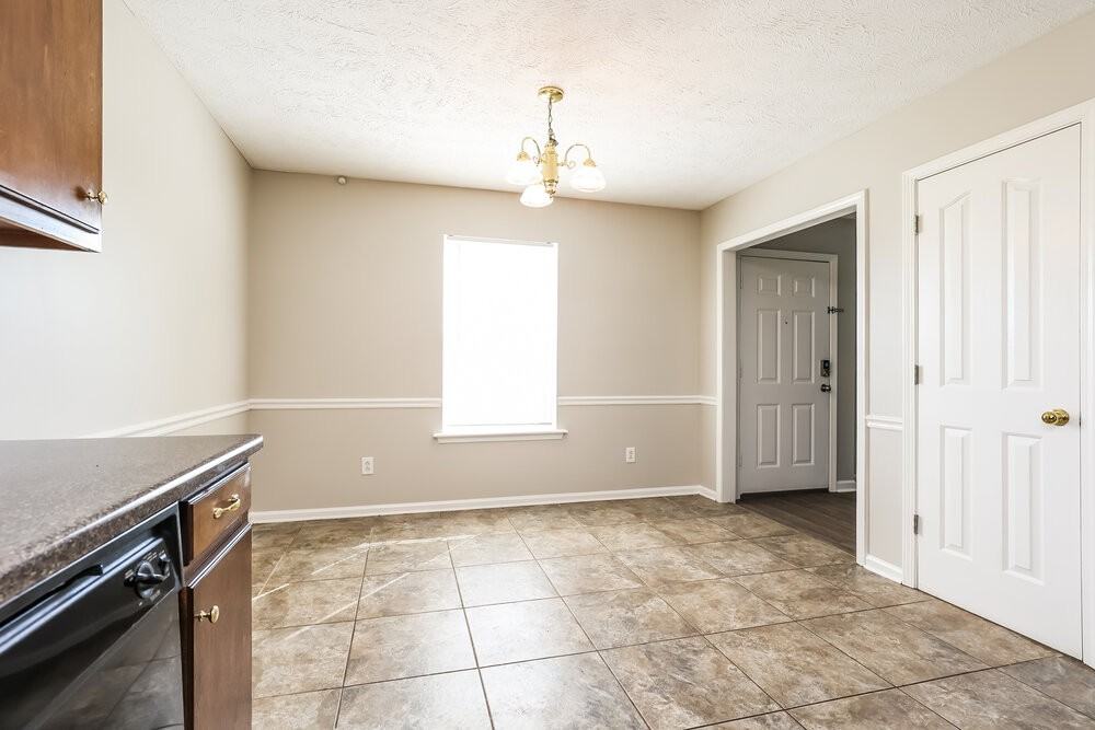 1204 Smalls Ct - Photo 6 of 17