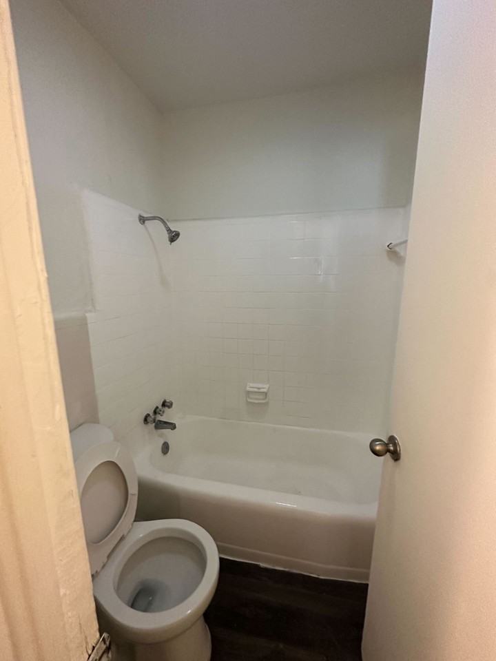 Nuvo Gaston 4815 - Photo 2 of 50