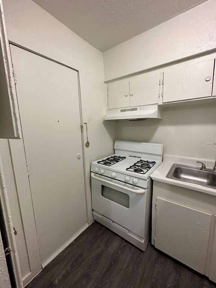 Nuvo Gaston 4815 - Photo 3 of 50