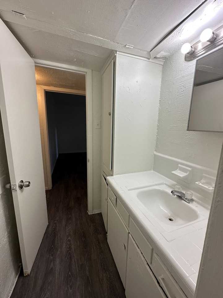 Nuvo Gaston 4815 - Photo 6 of 50