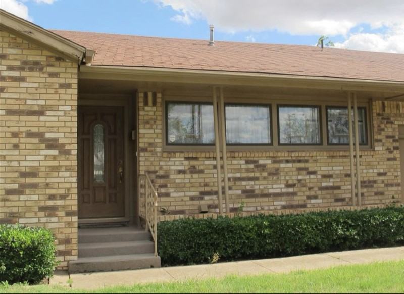 3027 Abbott Ave - Photo 2 of 6