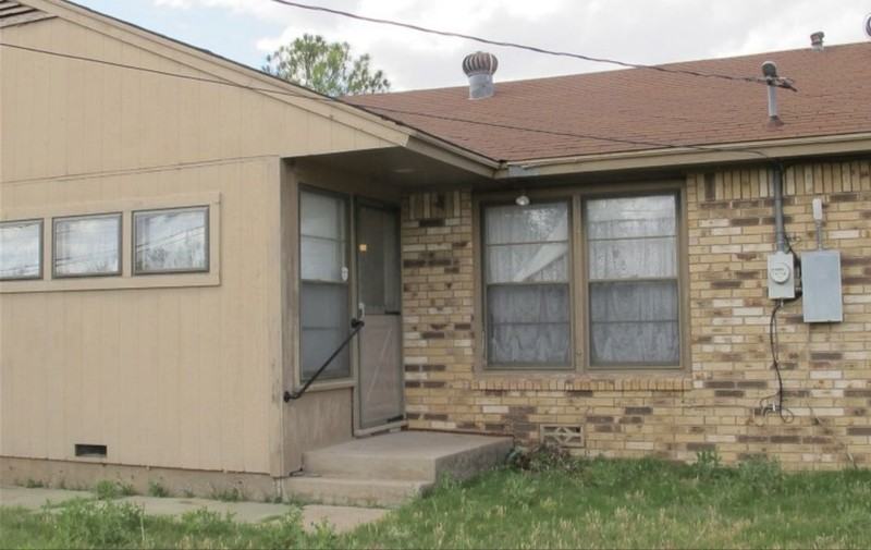 3027 Abbott Ave - Photo 3 of 6