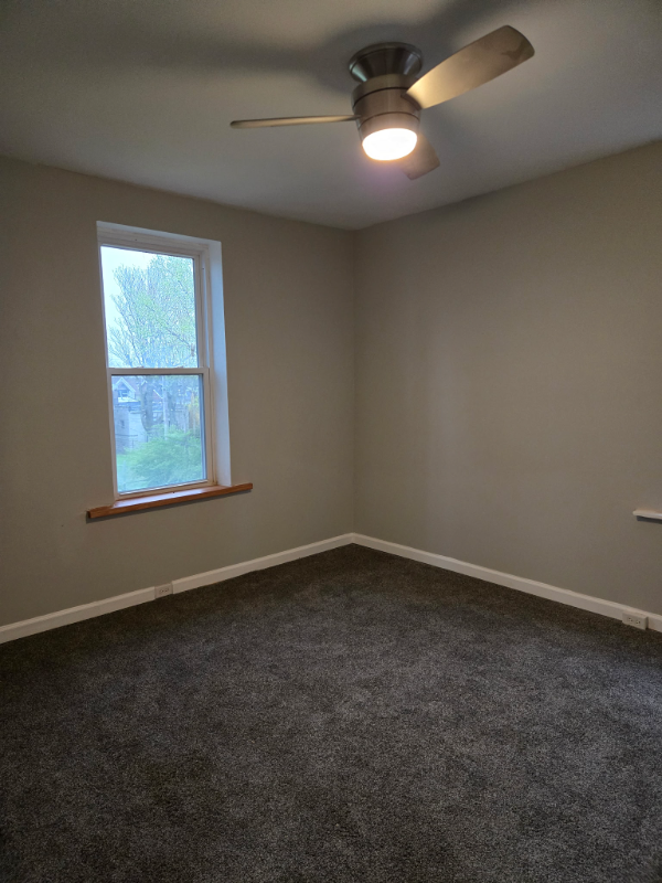 5065 Northland Ave - Photo 3 of 7