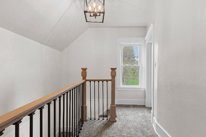 617 E Randall St - Photo 3 of 10