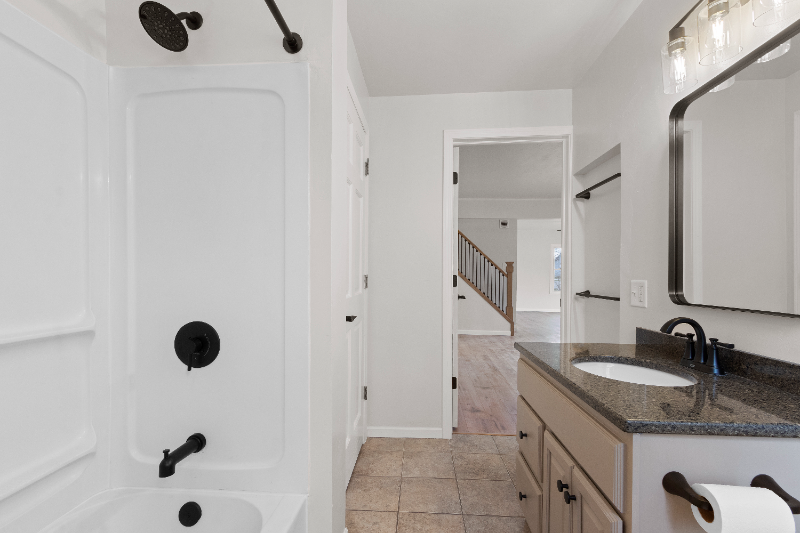 617 E Randall St - Photo 2 of 10