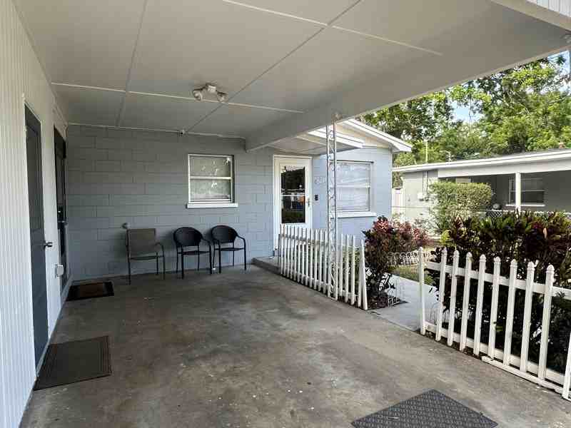 929 W 2nd St - Photo 3 of 20