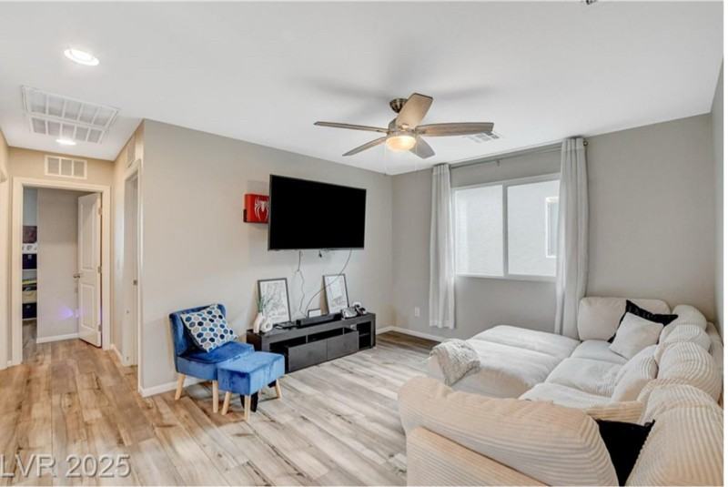 1014 Solemn Cactus Ave - Photo 5 of 11