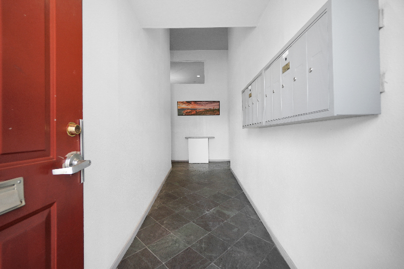 1092 Calcot Pl - Photo 3 of 20