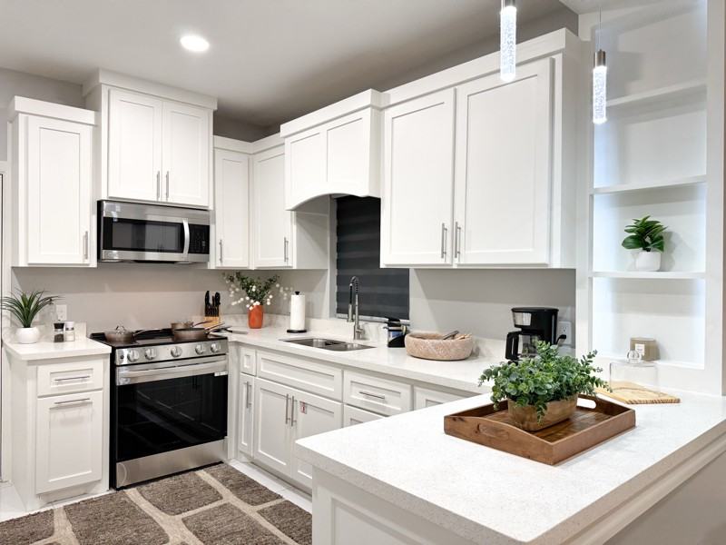 1118 Country Club Dr - Photo 4 of 9