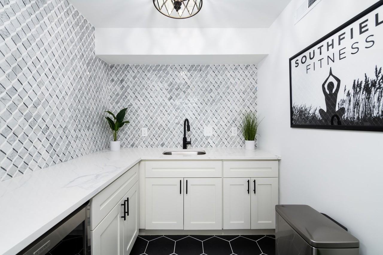 SOUTHFIELD APARTMENTS - Photo 3 of 47