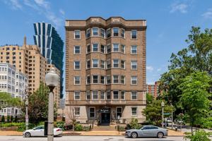 featured image of 4961 Laclede Ave