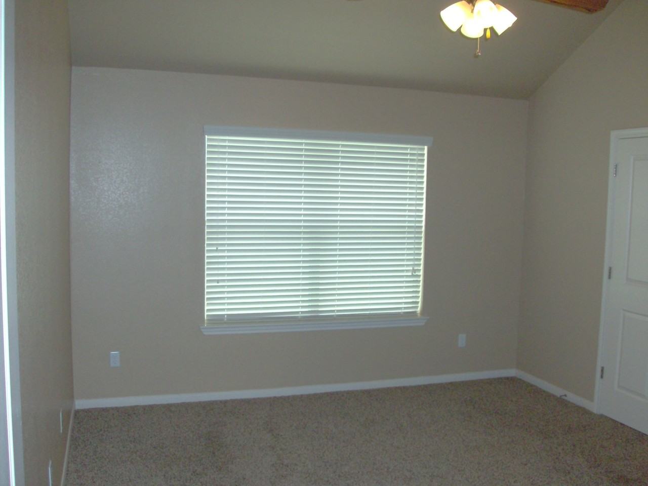 5601 Settlers Ct Apt B - Photo 6 of 24